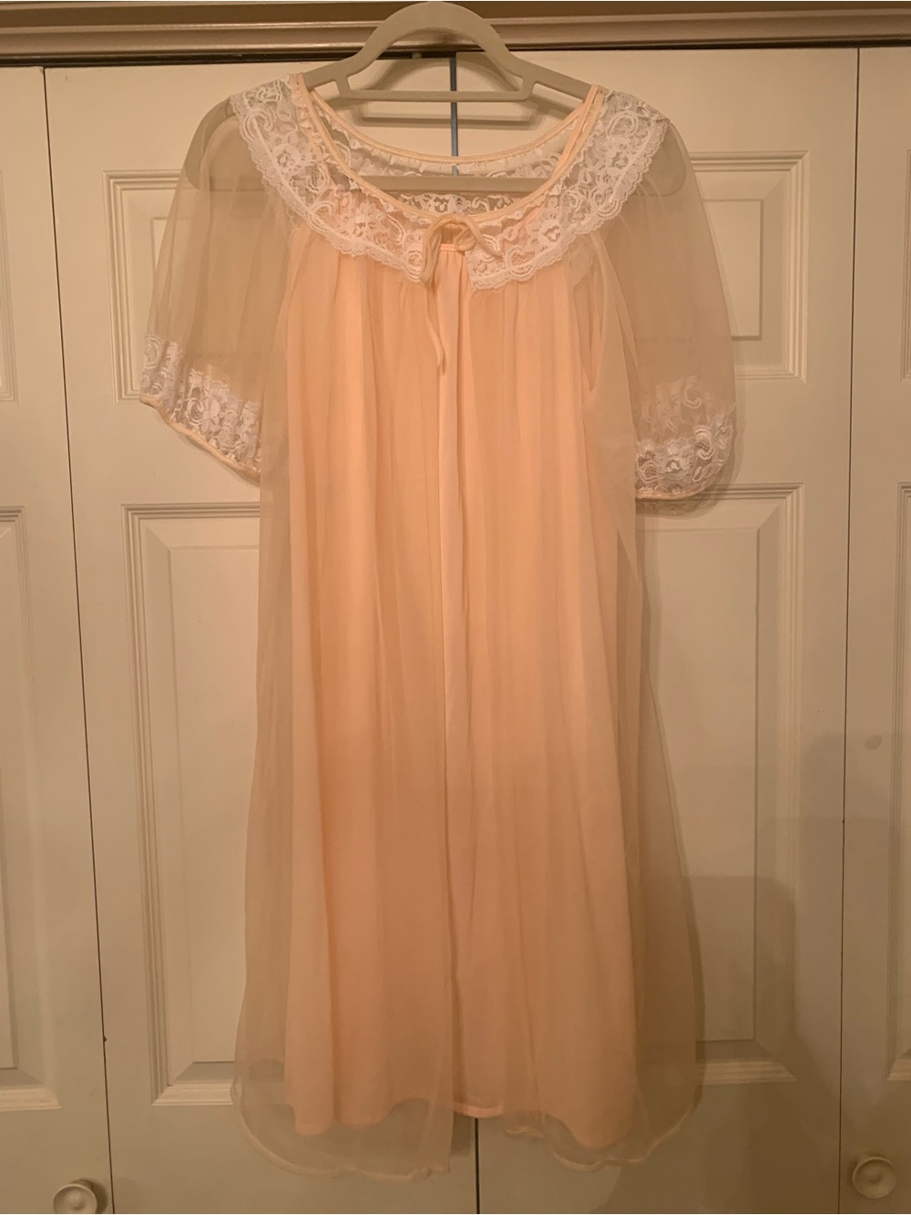 Vintage Peach Elegant Sheer Lace Nightgown Robe - Picture 2 of 6